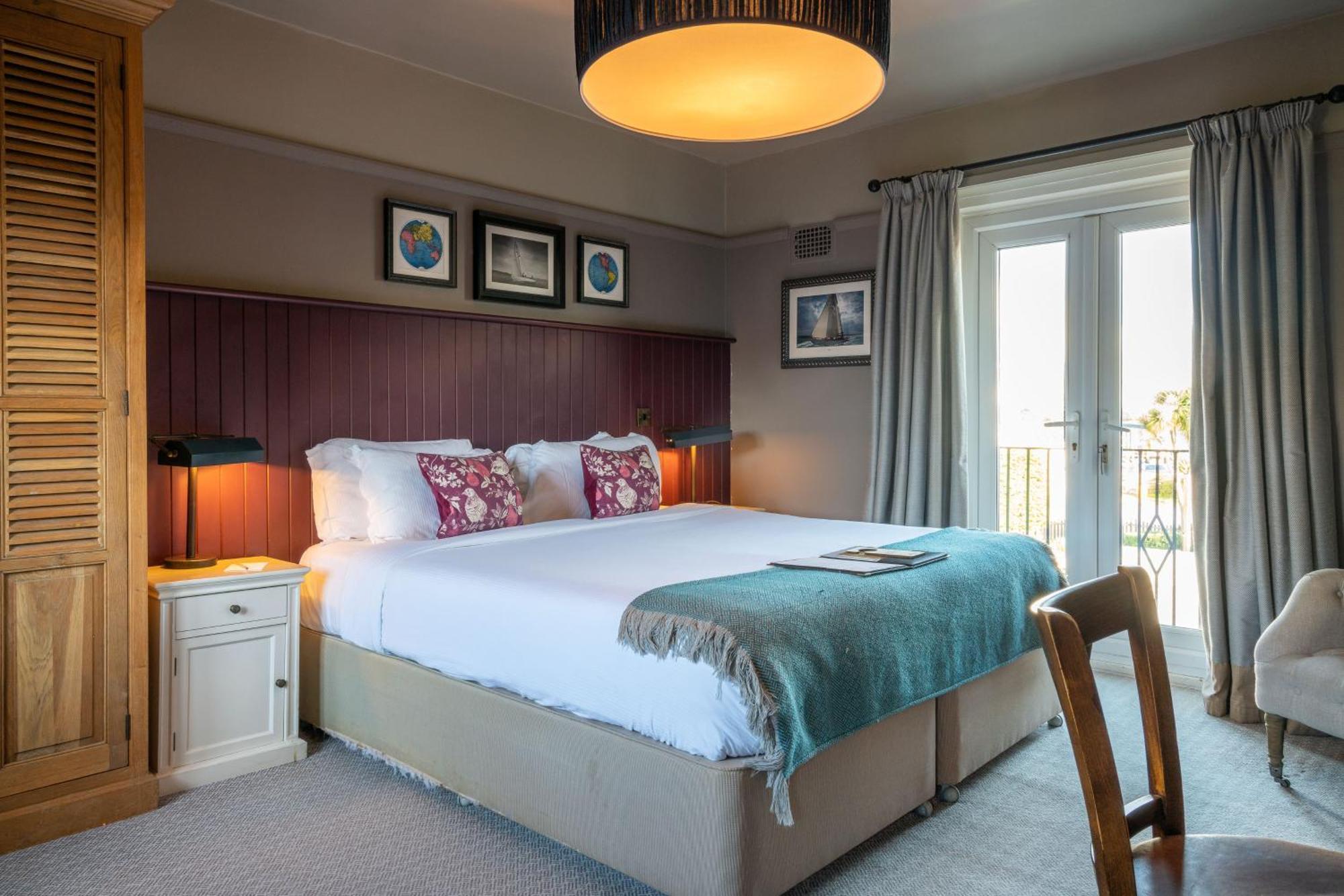 The Mayflower Lymington Esterno foto