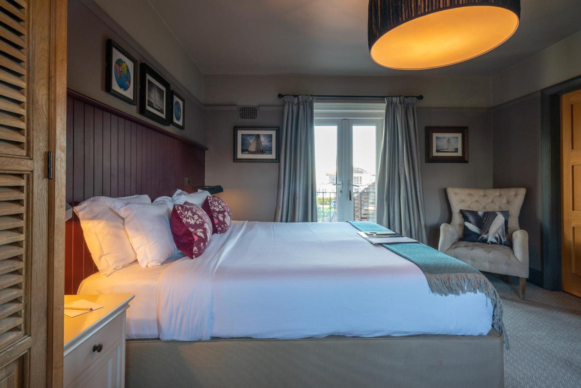 The Mayflower Lymington Esterno foto