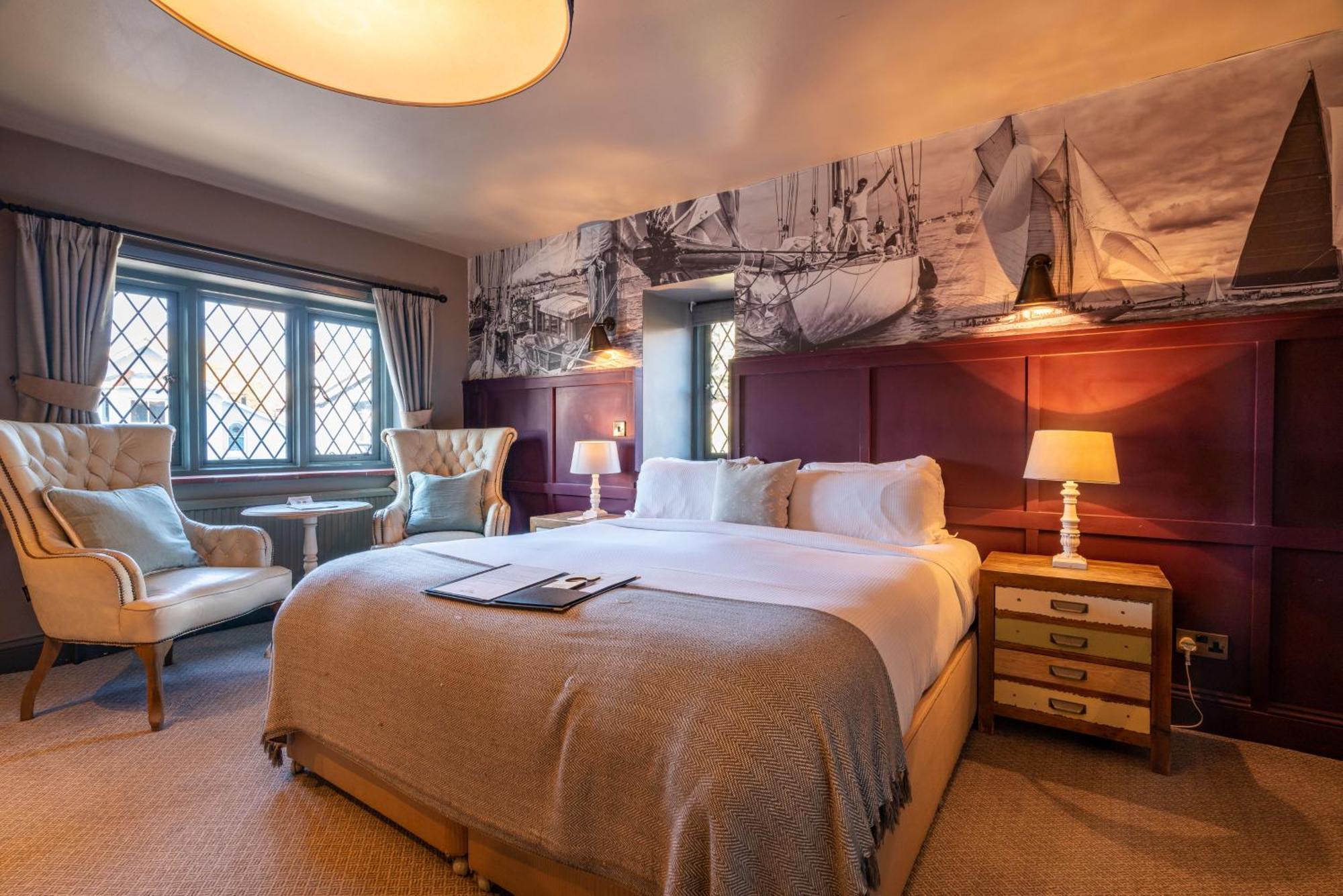 The Mayflower Lymington Esterno foto