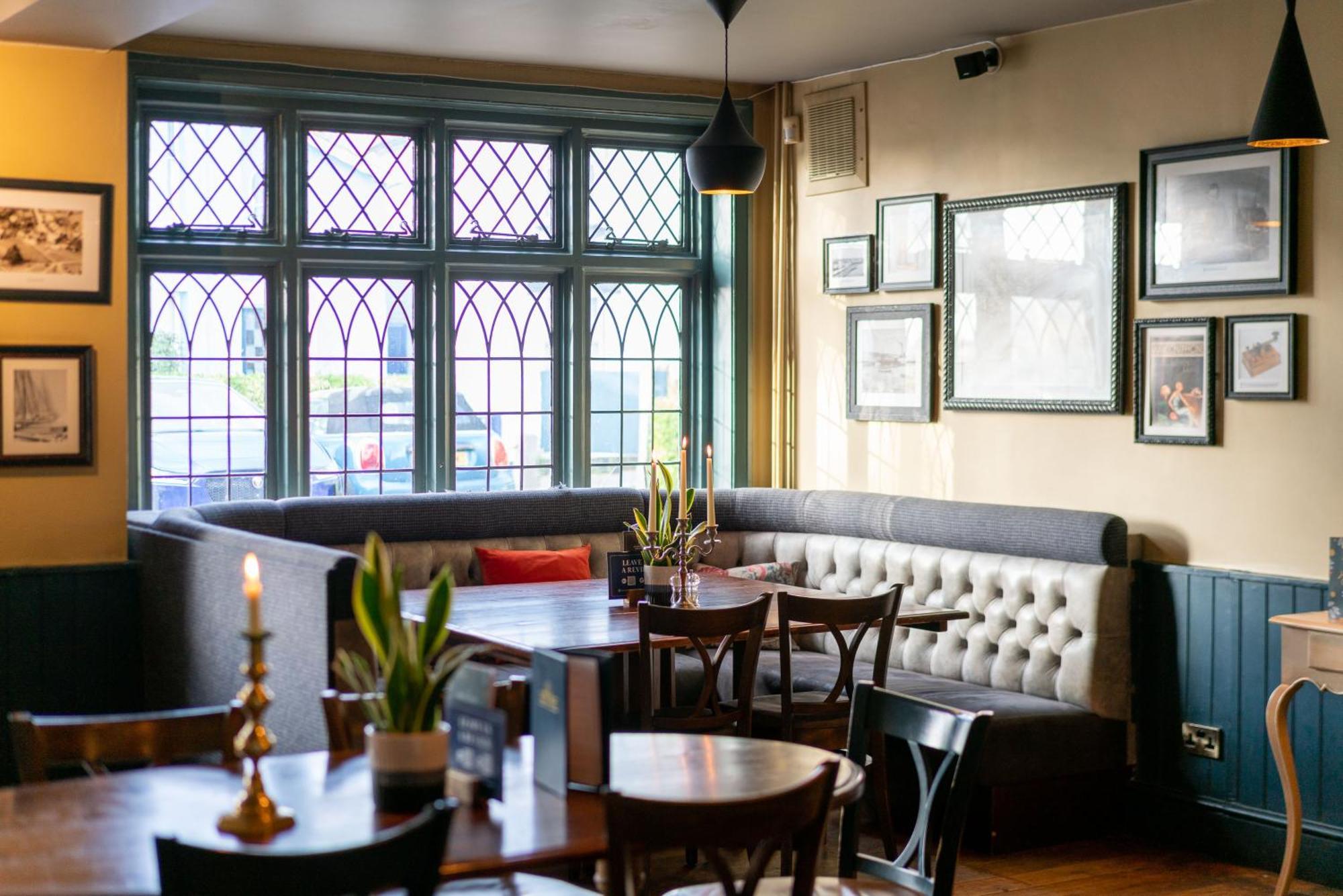 The Mayflower Lymington Esterno foto
