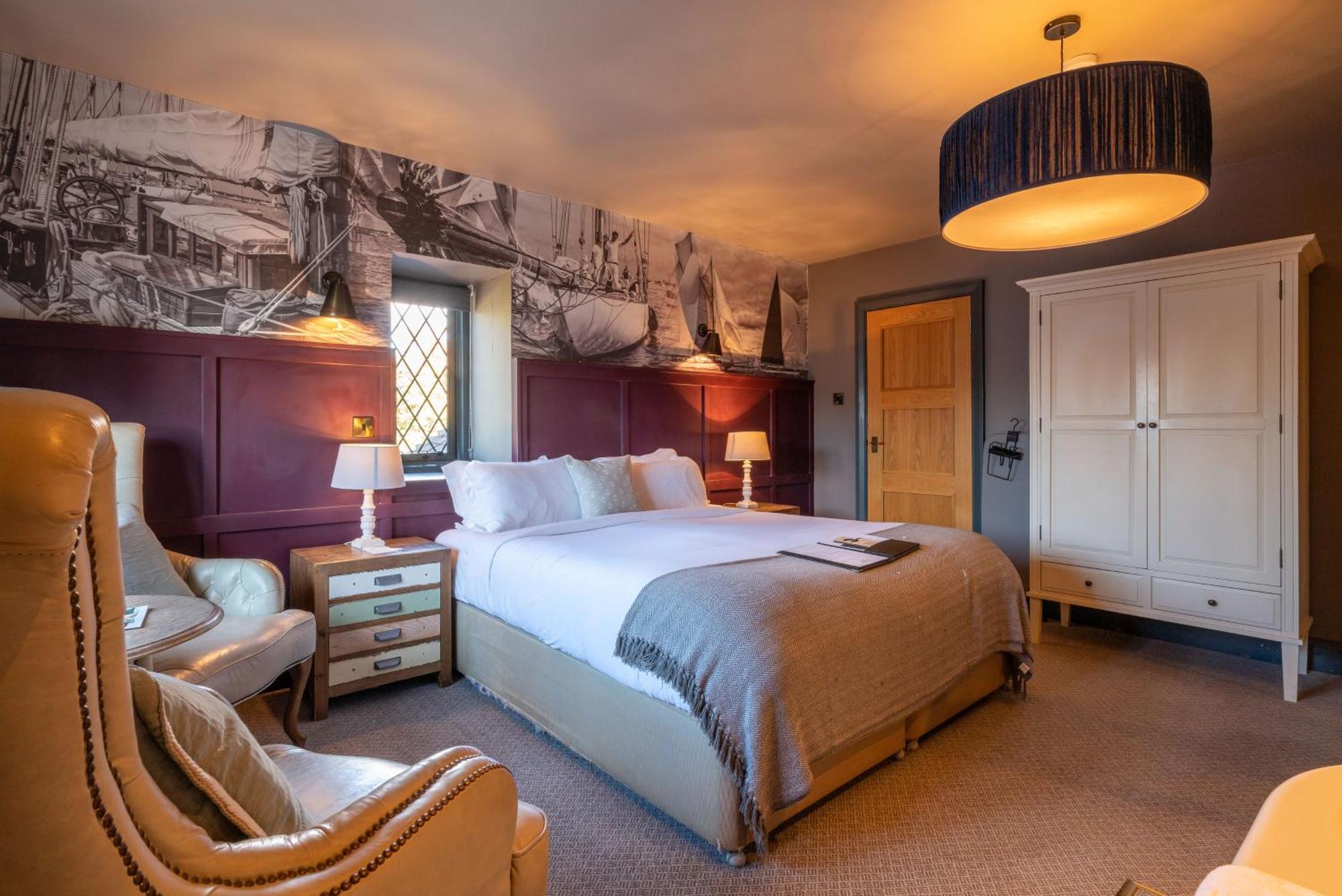The Mayflower Lymington Esterno foto